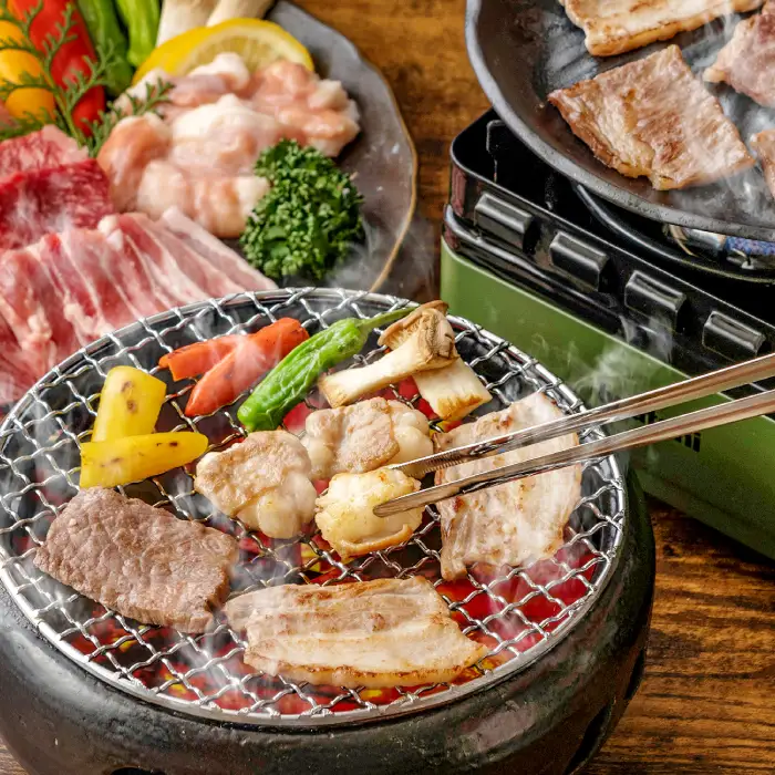 【しまね和牛】焼肉用満腹セット（５種類合計1.3kg）【 肩ロース カルビ モモ ホルモン 豚バラ しまね和牛 牛肉 和牛 かたろーす かるび もも ホルモン ぶたばら 贅沢 お祝い 贈り物 プレゼント ギフト】