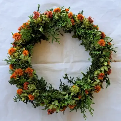 桶川産べに花でつくる体験「べに花染め」「べに花リース」