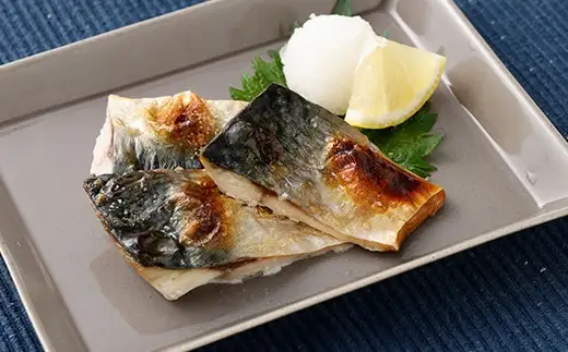 【 骨取り 】 長崎県産 さば切身 （ 無塩 ） 約30g × 10切れ × 3パック 合計約900g さば サバ 鯖 骨なし 骨無し 魚 魚介 鮮魚 魚類 切身 国産 おかず 冷凍