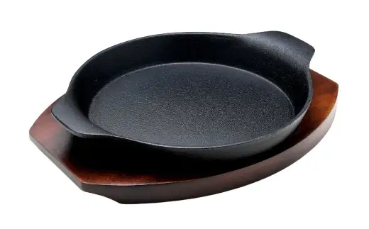 トキワ鉄器 ステーキ皿 （ 木台タイプ ） IH対応 深型丸大 20cm 306 くわな鋳物 職人 蓄熱性 保温力 深型 お皿 皿 食器 オシャレ 日常使い 重厚感 伝統 匠の技 食卓 鉄板 プレート 家庭用