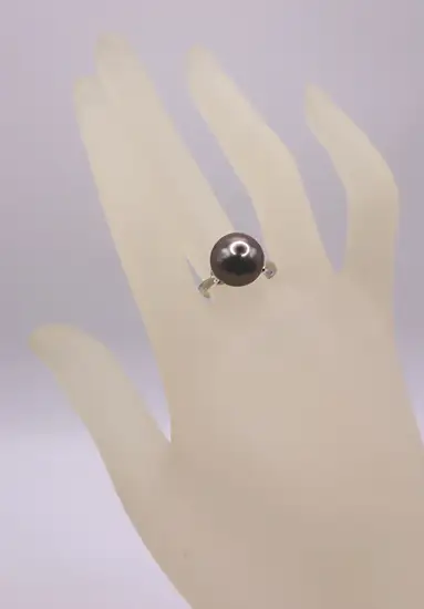 2073 【真珠科学研究所オーロラピーコック鑑別書付】Pt900　タヒチ黒蝶真11.0㎜up　ダイヤモンド0.14ct 　リング