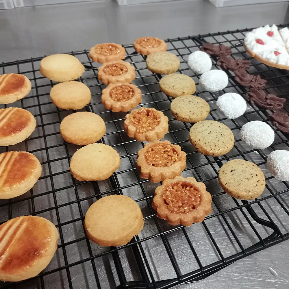 クッキーケーキ缶 | アイシングクッキー クッキー 焼菓子 プレゼント 贈り物 ギフト 手作り 誕生日 母の日 お菓子 クッキー缶 贈答用 菓子工房 くるみの森 那須町 栃木県〔P-441〕