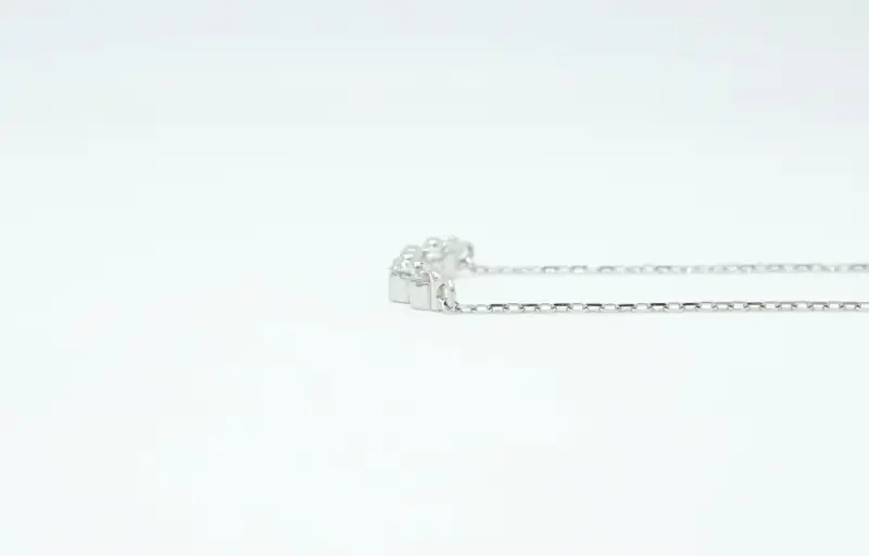 Pt900ラインデザインダイヤペンダントネックレス N457DI-P