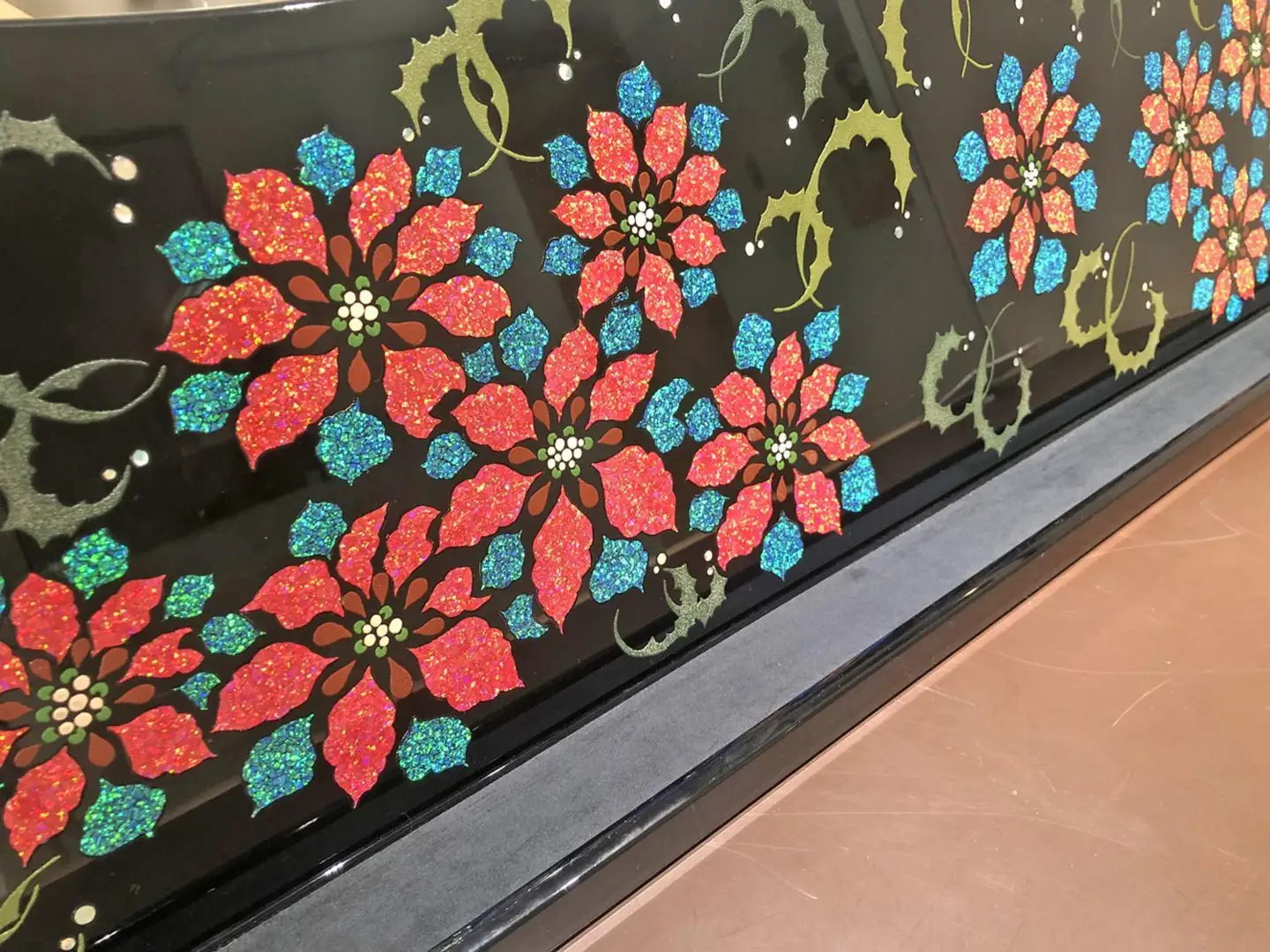 【真和楽器】京都伝統工芸による彩輝光蒔絵ピアノ「冬の笑美」モデル制作クーポン（210万円分）｜京都 伝統技術 ピアノ