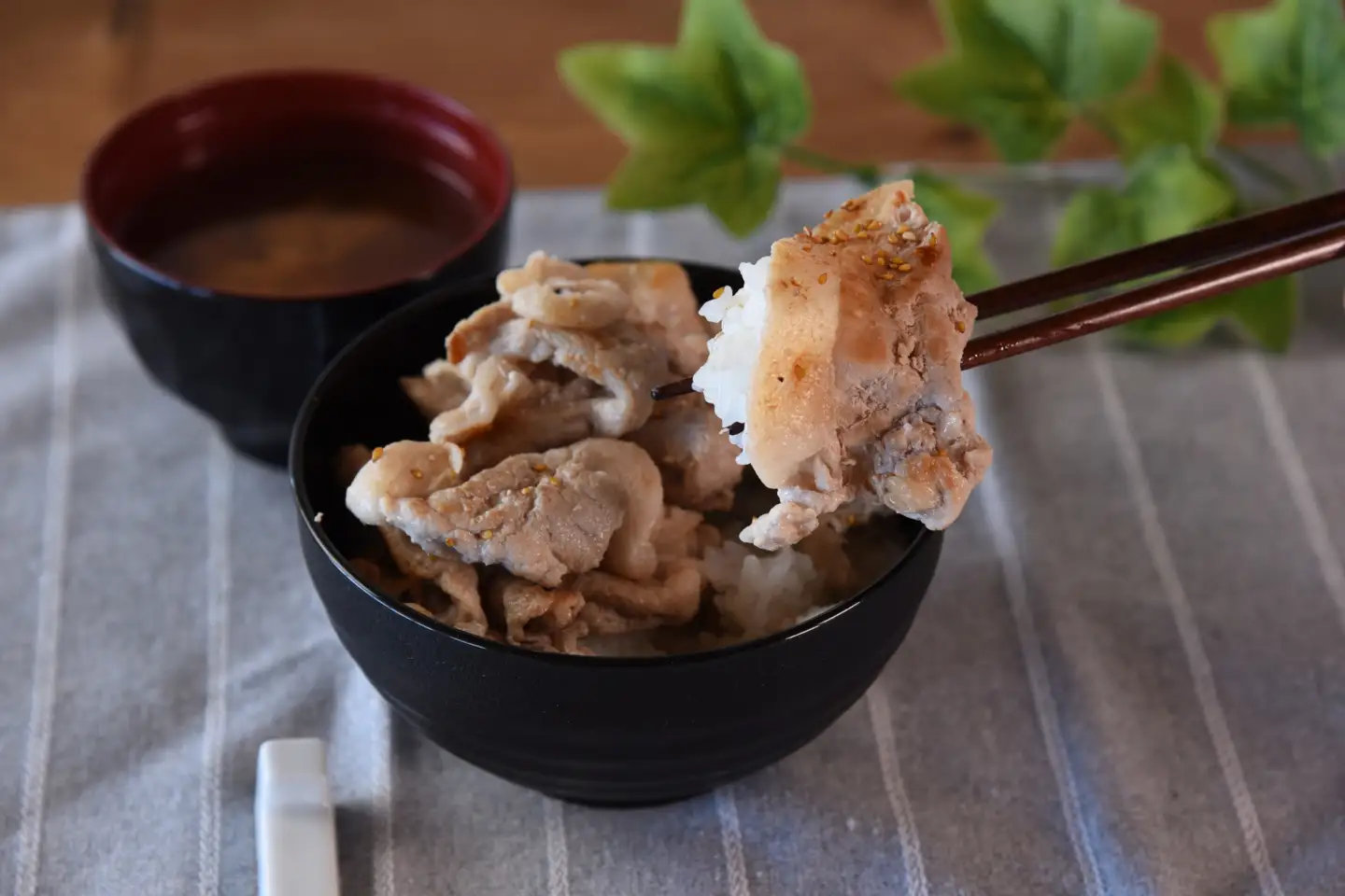 宮崎県産豚肉切り落とし1㎏ 真空パック【MI706】