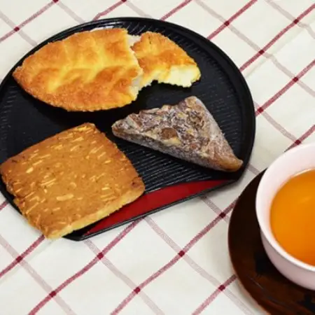遠野銘菓詰め合わせ 六種八味セット(明がらす、ぶどう飴、焼菓子、遠野銘菓)岩手県遠野市 竹林堂【1740110】