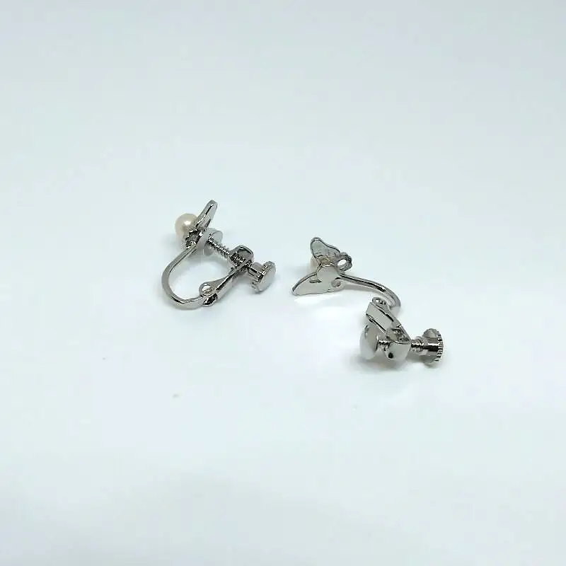 2203 真珠イヤリング・バタフライ（淡水本真珠・ボタン） 贈り物 かわいい アクセサリー カジュアル オシャレ クリスマスプレゼント 蝶々