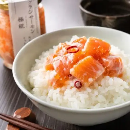 【毎月定期便】山陰の魚屋 山米鮮魚 厳選 国産グランサーモン定期便全4回【配送不可地域：離島】【4088349】