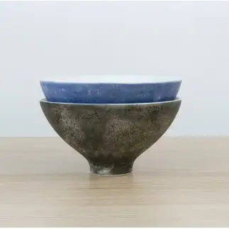 有田焼 Moon Surface＆コスモスブラスト ペア茶碗 【三光堂】李荘窯 夫婦茶碗 茶碗 ちゃわん ご飯茶碗 月 宇宙 黒 青 シンプル モダン 新婚祝い ギフト プレゼント A40-440