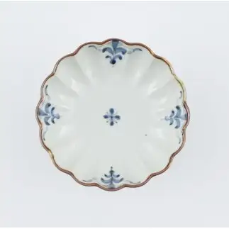 有田焼 高台菊小鉢 2個 錆李朝リーヴス【まるぶん】食器 器 うつわ 鉢 デザート皿 高台皿 フチサビ 染付 おしゃれ かわいい ギフト A22-118 