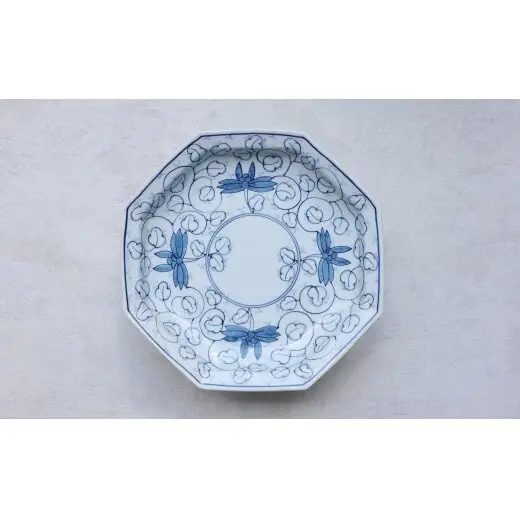 『まるふくオリジナル』有田焼 染付花唐草 21cm 高台皿【まるふく】食器 うつわ 器 和食器 手描き 大皿 プレート 有田町 A35-714