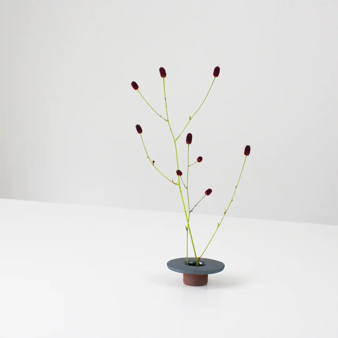 【安田瓦】 MYK KENZAN-aya／maru 剣山-彩 瓦花器 丸三安田瓦工業 花器 剣山 花瓶 生け花 いけばな 生花 花 アレンジメント 華道 フラワーベース 陶器 インテリア ブランド 伝統 新潟県 阿賀野市 1M22012