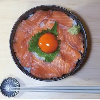有田焼 丸型 マルチボウル 黒サビ絞り マット【三光堂商店】食器 器 うつわ ラーメン鉢 丼 黒い器 モダン 麺鉢 おしゃれ 日本製 ギフト A19-6