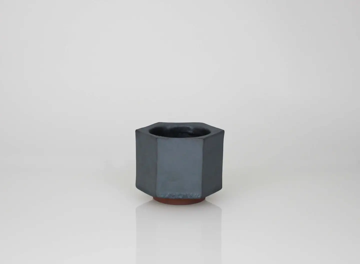 【安田瓦】 MYK FLOWER POT-rin S／takaku 凛 瓦花器 丸三安田瓦工業 花器 植木鉢うえきばち フラワーポット プランター プラントポット 鉢 ガーデニング 花 アレンジメント 鉢 陶器 インテリア ブランド 伝統 新潟県 阿賀野市 1M34031