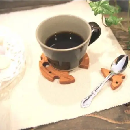 【家カフェに】チーズのコースター＆スプーン置き・ケヤキ 計1枚【1729594】