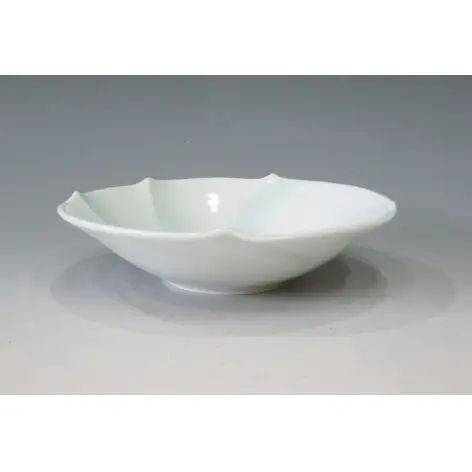 日展会友 照井一玄作 有田焼 白磁 花形 深皿【岳窯】食器 器 うつわ 白磁 花形 ボウル 盛鉢 煮物皿 シチュー皿 和食器 ろくろ成形 作家 作家もの 照井一玄 A20-672