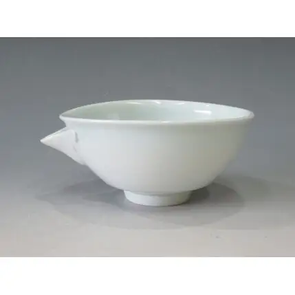 日展会友 照井一玄作 有田焼 白磁 片口 ペンギン【岳窯】食器 器 うつわ 片口 酒器 注器 小鉢 小丼 かわいい 作家 作家もの 照井一玄 A20-674