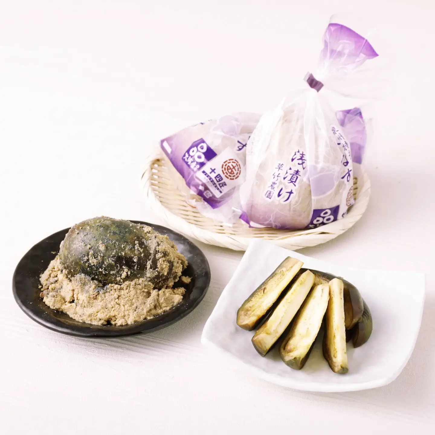 なす 水なすの浅漬け 12個 / なす ナス 茄子 水茄子 漬物 浅漬け 煮浸し 季節野菜 夏野菜 やさい 野菜 ベジタブル 冷蔵 国産 大阪府 特産品 / 大阪府藤井寺市/草竹農園[BLCN002]
