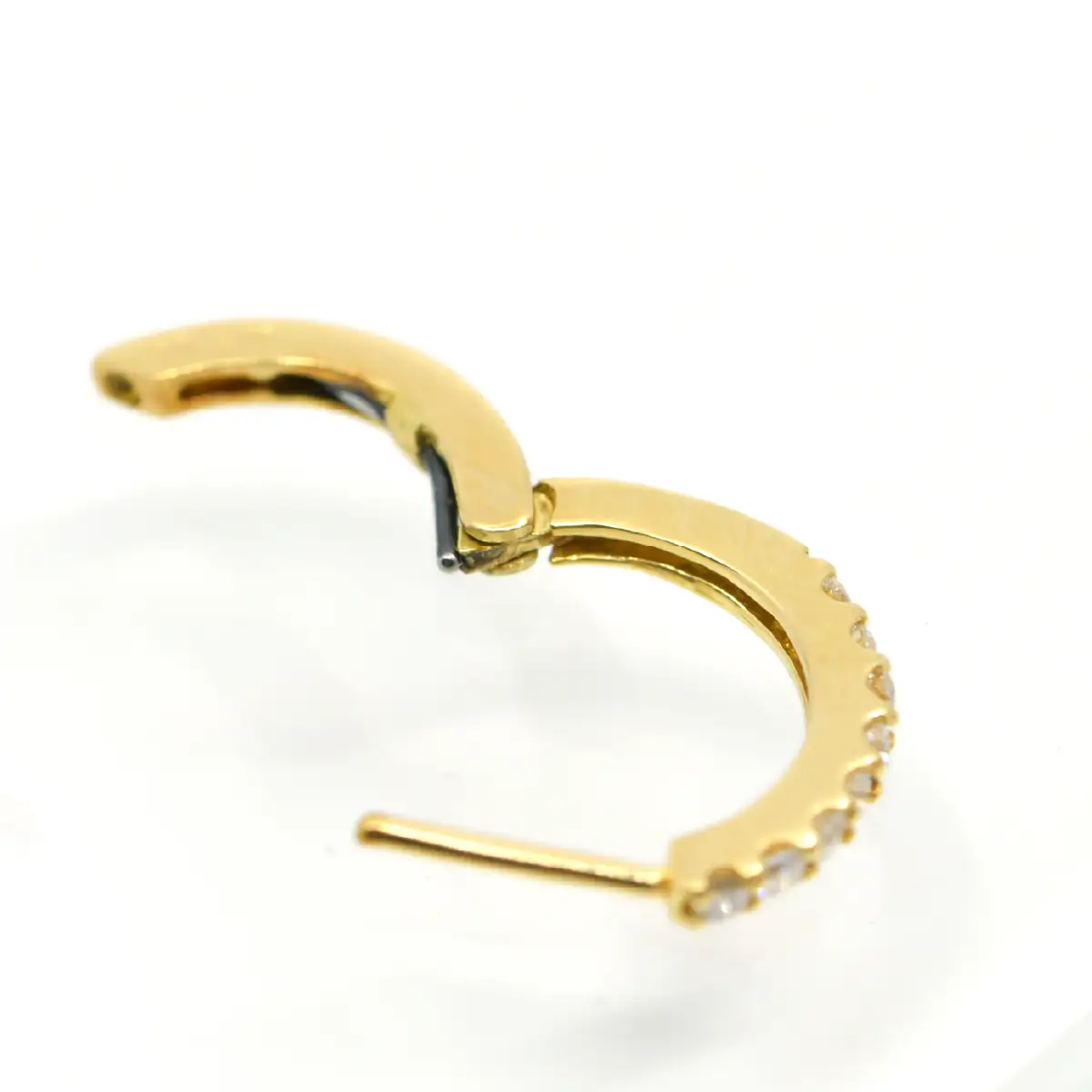 K18ダイヤハーフエタニティ中折れバネ式ピアス0.2ct　A4624 260-006