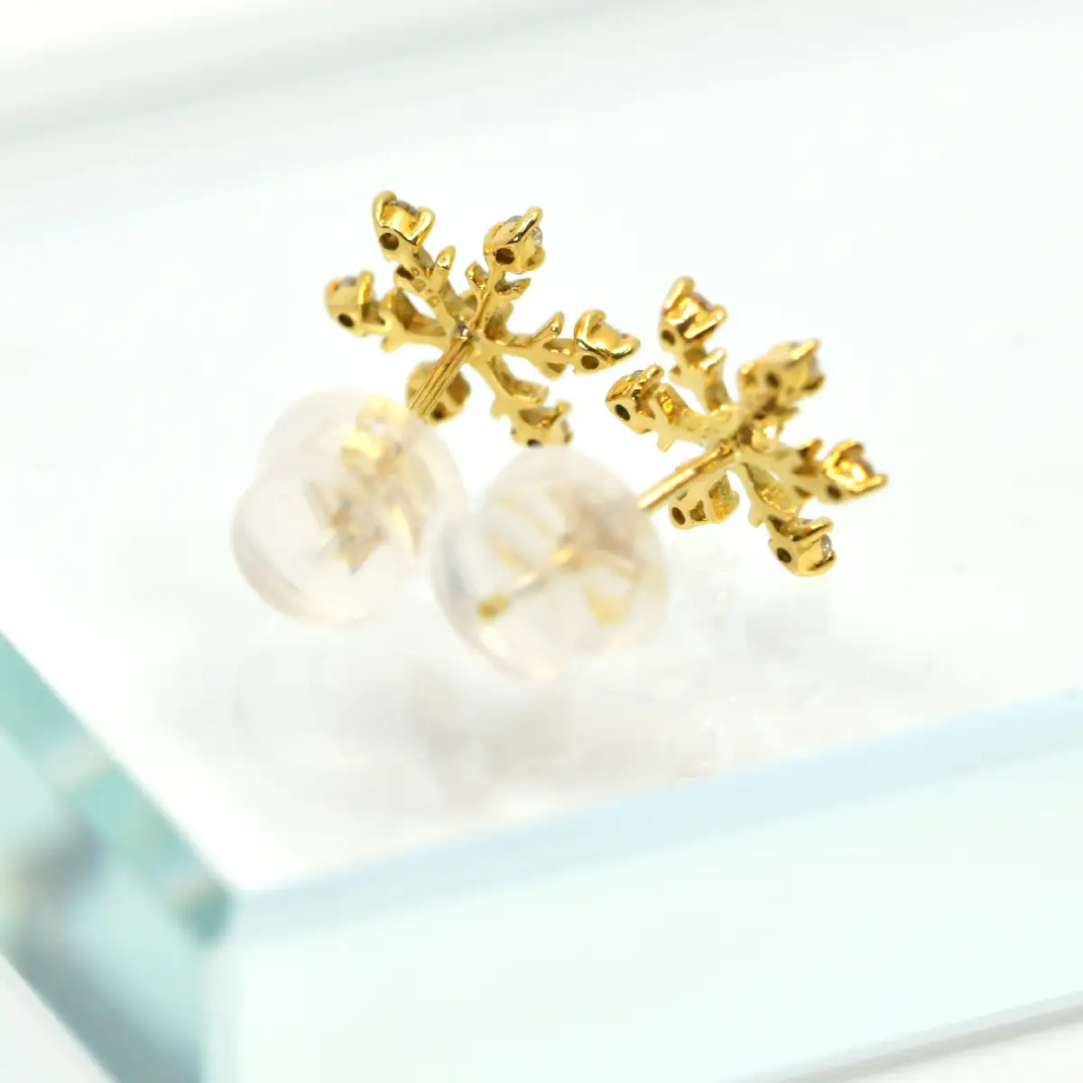 K18ダイヤブリリアントスノーピアス0.1ct　A5061 260-010