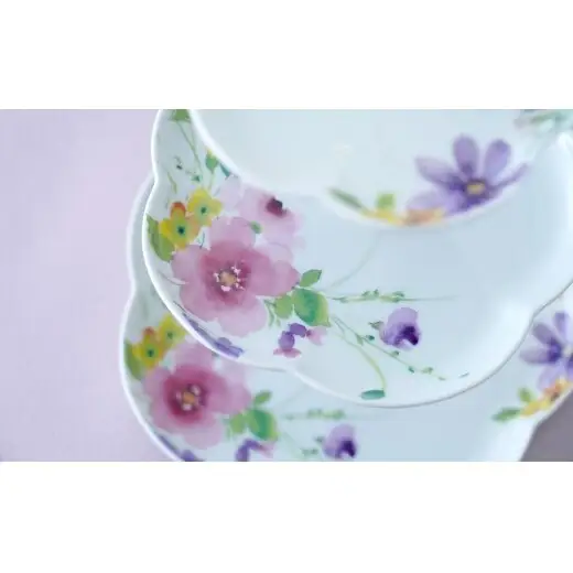有田焼 花かれん 3段ケーキスタンド【大慶】食器 器 うつわ ケーキスタンド パーティ アフタヌーンティー スイーツ皿 ギフト プレゼント A50-326