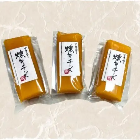 くんせいチーズ　85g×3本【1755672】