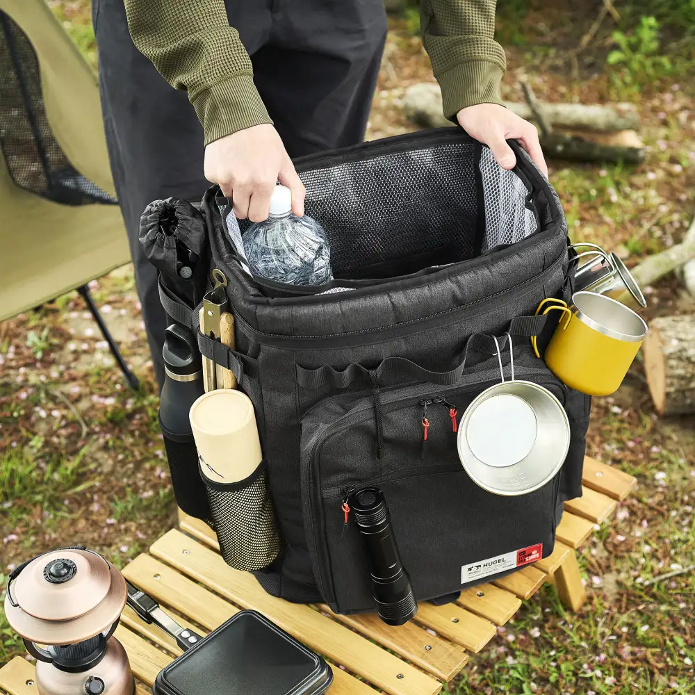 ＨＵＧＥＬ エアロゲルリュック型クーラーバッグ
３０Ｌ AGSC-R30C チャコールグレー