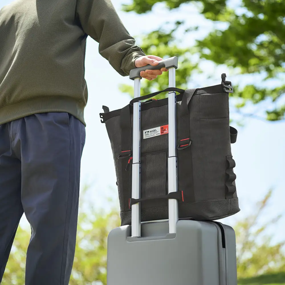 ＨＵＧＥＬ エアロゲルトート型クーラーバッグ
１３Ｌ AGSC-T13C チャコールグレー