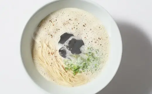 「 英国昇龍 」 トリュフ豚骨ラーメン 4食入り （ 2食入 × 2箱 ） 豚骨ラーメン ラーメン 拉麺 らーめん 豚骨 とんこつ トリュフ 豚骨スープ スープ 麺類 麺 贈り物 ギフト