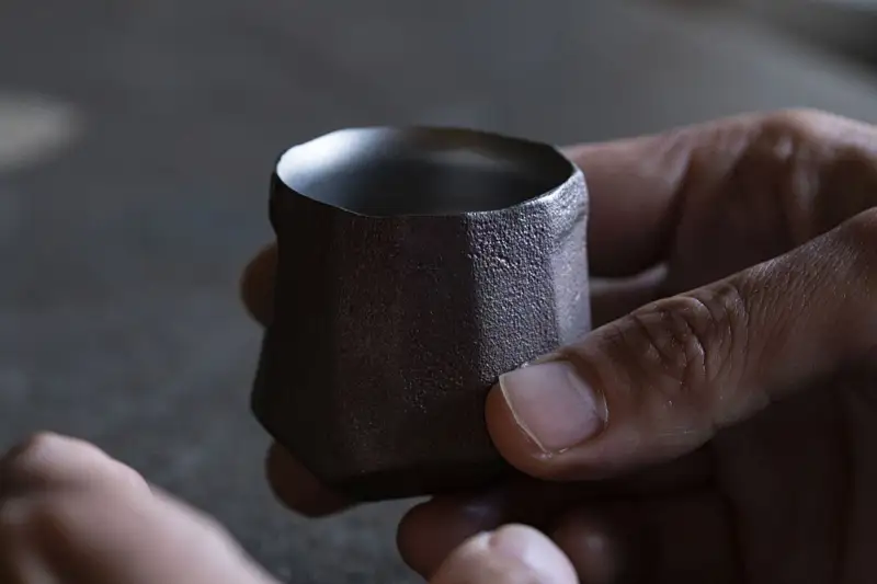“ hikiZAN ”Premium Titanium Sake Vessel 2nd model【 日本酒 酒器 茨城県 日立市 】