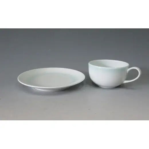 有田焼 岳窯 白磁紅茶碗【日展会友 照井一玄作】食器 器 うつわ カップ ギフト プレゼント 作家 | 30000円以内 3万円以内 | ap009