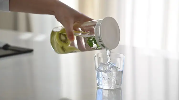 SFPI-700-W SLOWRA 耐熱ガラス フルーツピッチャー 700mL | ガラスポット 保存瓶 HARIO ハリオ _FU90