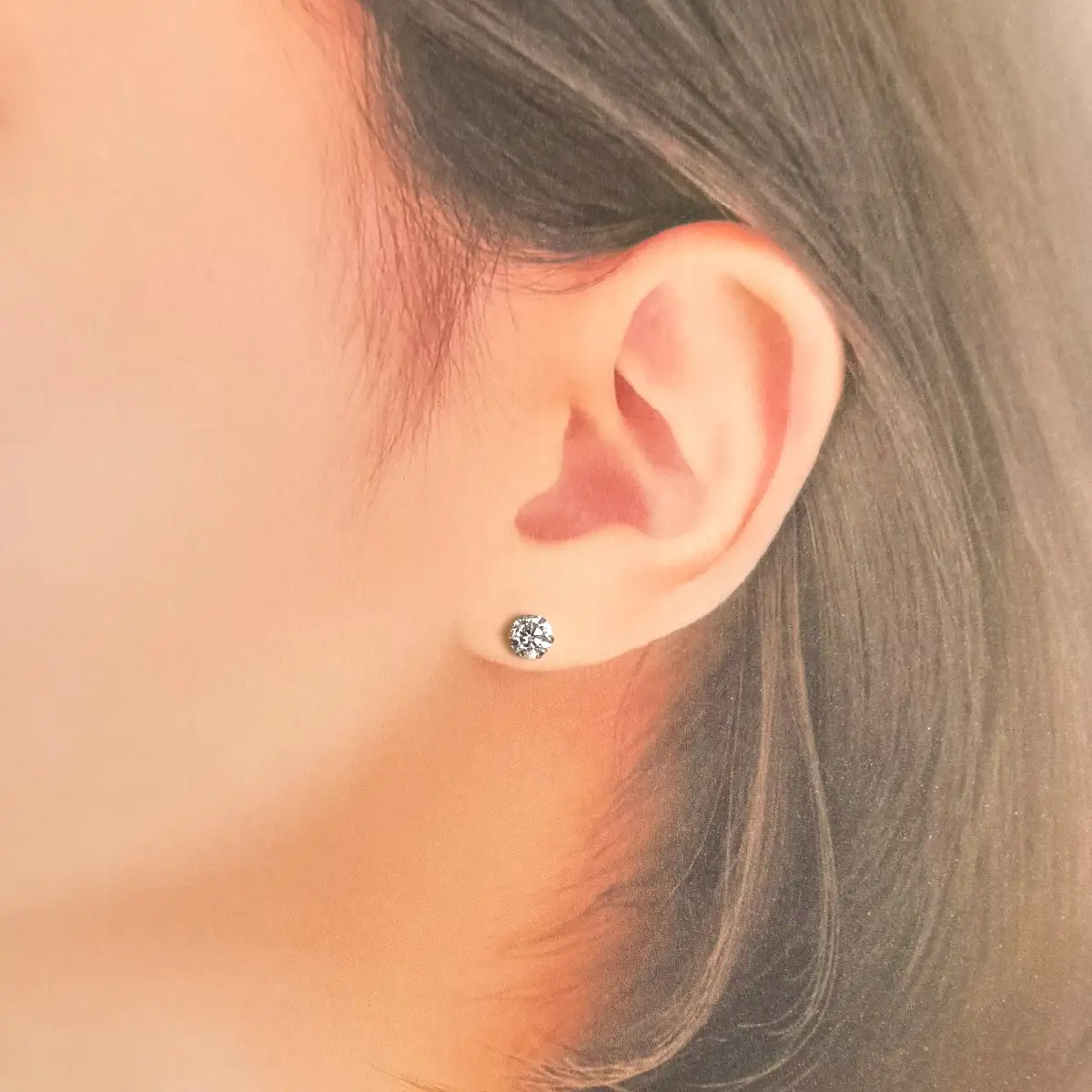 Ｐｔ９００製Ｔｏｔａｌ１．００ｃｔ(０．５０ｃｔ／０．５０ｃｔ)ダイヤモンドピアス※鑑別書(カード)付 ALPBK207
