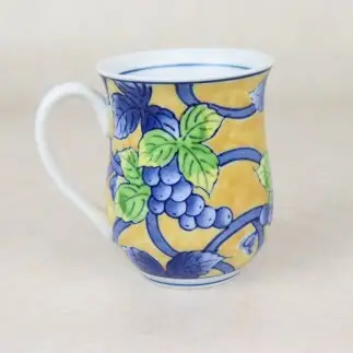有田焼 染錦ぶどう 黄 マグカップ【大慶】うつわ 器 食器 コップ コーヒー 手描き ci076