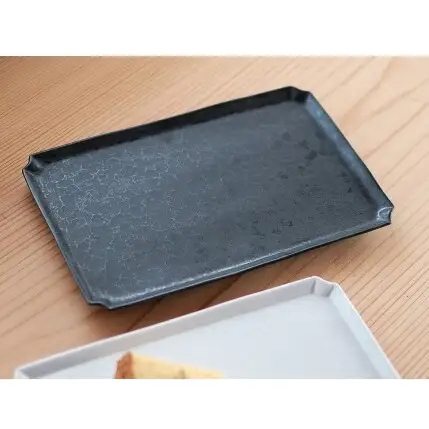 有田焼 23cm 隅切長角プレート スノー 黒陶 2点 セット【金善製陶所】食器 器 うつわ プレート 白 黒 ホワイト ブラック 上品 おしゃれ 使いやすい do060