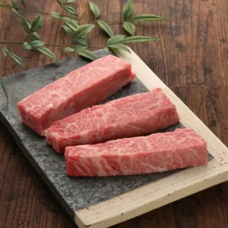 熊本和牛あか牛三角バラステーキ360g セット(三角バラステーキ120g×3枚、あか牛のたれ)益城町【配送不可地域：離島】【1770504】