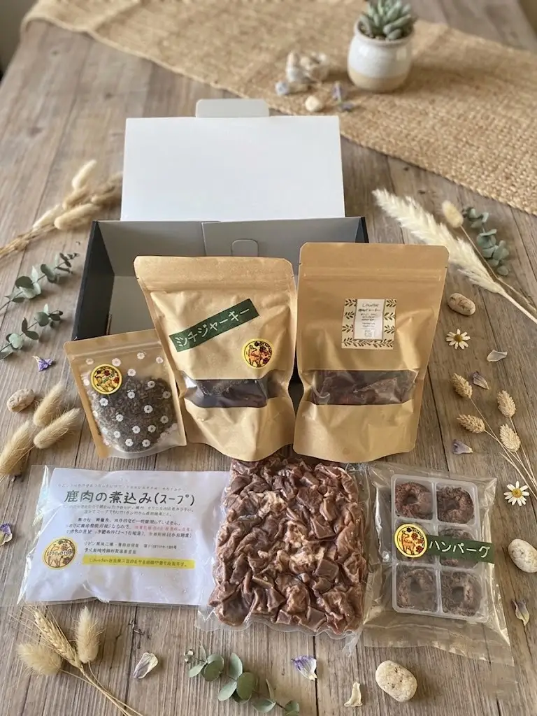 愛犬用　信楽産天然鹿肉おやつごちそうセット（鹿肉ジャーキー×1、鹿ミンチジャーキー×1、鹿煮込みスープ×1、鹿肉ハンバーグ×1、しっとりゆで鹿×1、内臓ミックスサプリ×1）|犬用おやつ　フード　無添加　国産　アレルギー対応　滋賀県甲賀市　L.Hunter