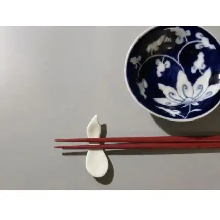 有田焼 安南唐草 俵小付 2客 / 箸置き 2個 計4点セット【泰山】食器 器 うつわ 和食器 醤油皿 豆皿 手描き 小鉢 ひさご 食洗機OK 電子レンジOK ey020