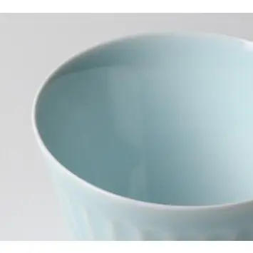 有田焼 青磁波彫フリーカップ【佳秀窯 西山正作 】食器 器 うつわ 伝統工芸 カップ ろくろ bs027