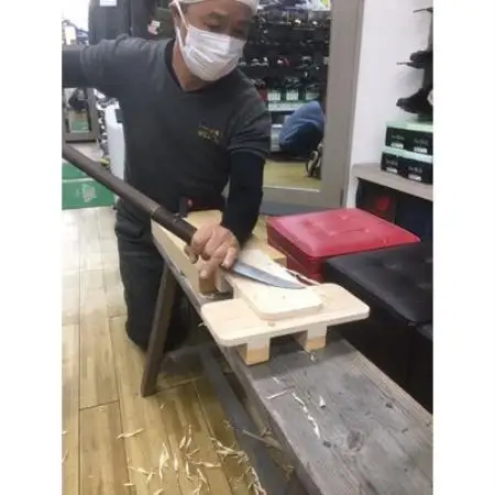 郡上踊り　踊り下駄　槍鉋(やりかんな)下駄　女性用Sサイズ　鼻緒/青海葉　赤【1770560】