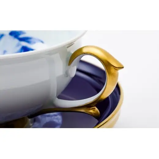 有田焼 オリエンタルブルー ペア紅茶碗皿【深川製磁】食器 器 うつわ 伝統工芸 染付 金 瑠璃 モダン クリスマスローズ 上品 おしゃれ ティータイム セット aa054