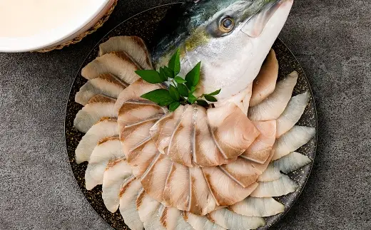 ＜ R8年熊本地震復興支援 ＞天草名物鰤しゃぶセット しゃぶしゃぶ ブリ 寒ブリ ぶり 鰤 ブリしゃぶ 煮付け 出汁 出汁昆布 昆布 カブト カマ 魚 魚介類 海鮮 冷凍