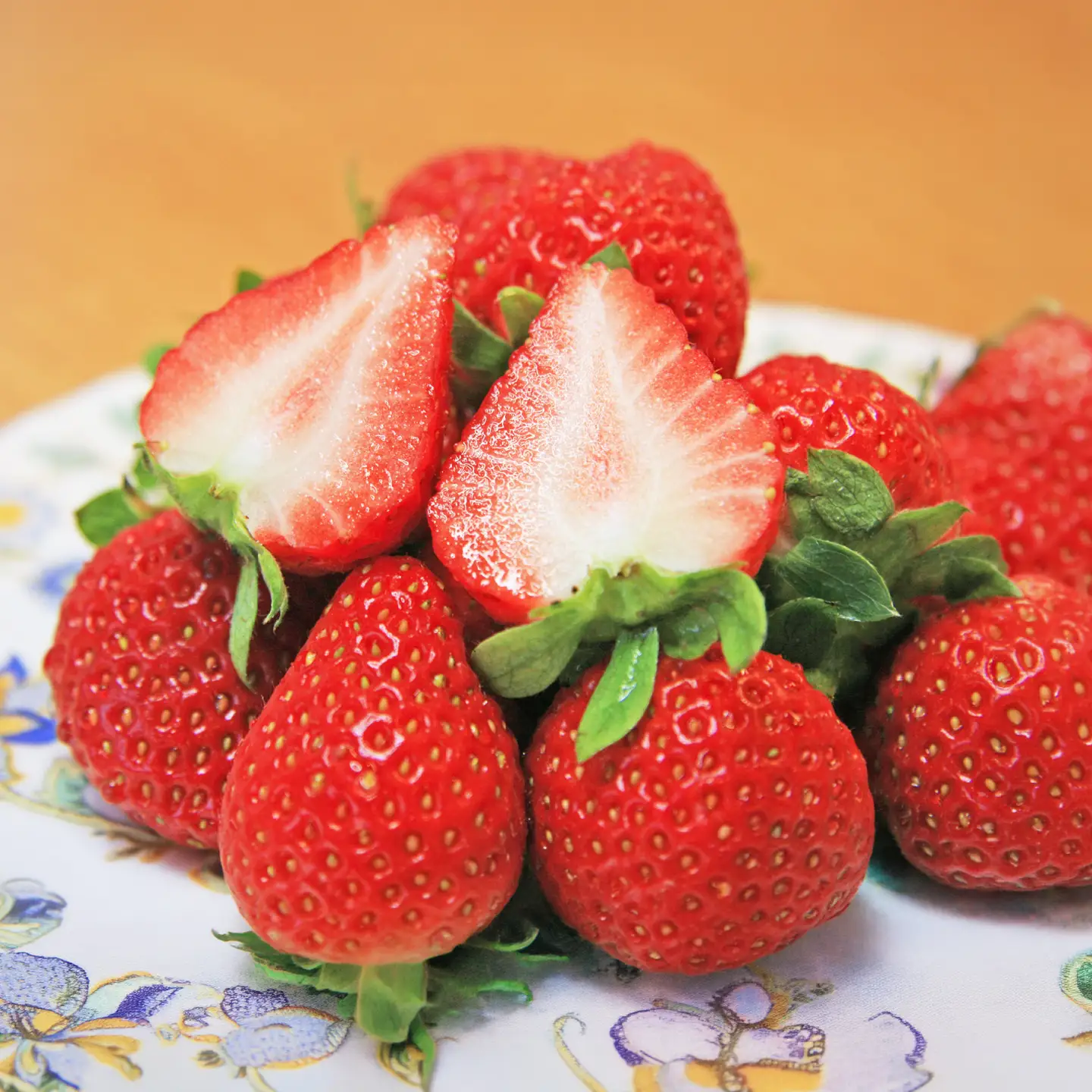 中まで真っ赤!極あまいちご「よつぼし」440g(220g×2パック) / いちご よつぼし 濃厚 / 佐賀県 / 株式会社しもむら農園[41AHAH009]