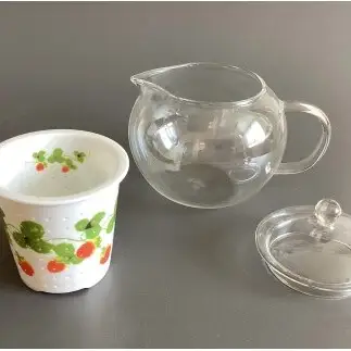 有田焼 おしゃれポット ミニカップ 2個 いちご【東洋セラミックス】 食器 ティーポット カップ コップ ティータイム セット いちご イチゴ 苺 かわいい お家カフェ au034