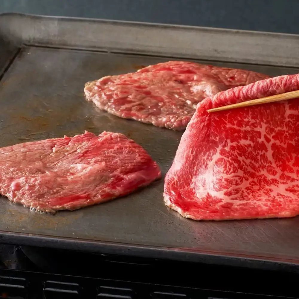【一週間以内発送】【寛閑観】近江牛　極上『赤身』焼肉用（ランプ・イチボ） 300g【冷凍】【FR47W】