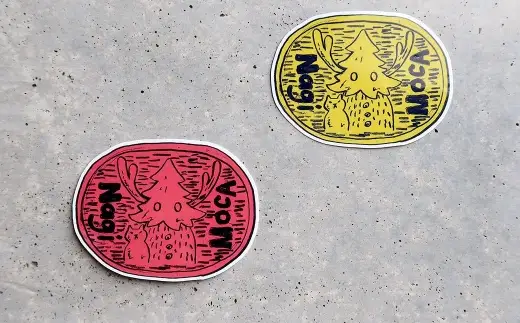 【 奈義町現代美術館オリジナル 】 Yuichi Hirako ステッカー NagiMOCA yellow ミュージアムグッズ コラボレーション コラボ グッズ 雑貨 日用品 平子雄一