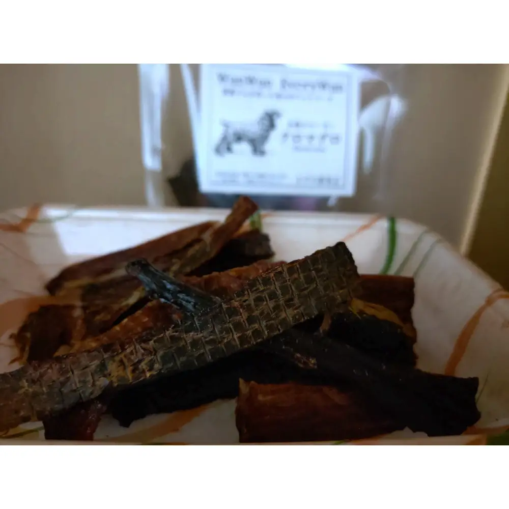 魚屋さんが新鮮なお魚で作った犬のおやつ(ごちそうセット)・鯛ジャーキー：1袋 (50g) ・アナゴジャーキー：1袋 (50g) ・クロマグロジャーキー：1袋 (50g)【鳥取県境港市】