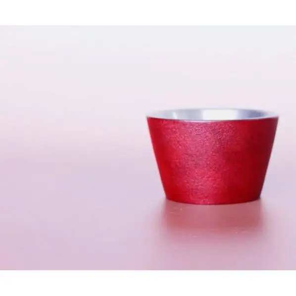 チタン製酒器 ぐいのみ  高桑製作所 一枚絞(ひとひらしぼり) 本漆・朱乾漆塗り【グッドデザイン賞受賞】【職人技・特許製法】 チタン ぐいのみ 東京都 大田区