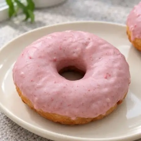 【ベーカリーマーケット パニスタ】彩りチョコドーナツ2種10個セット(ピスタチオ・いちご)【配送不可地域：離島】【1781077】