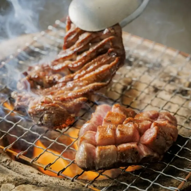 仙台仲卸が選んだ贅沢な焼肉セット2人分 仙台牛ロースと牛たんのコラボ 最高級 焼肉セット2人前 仙台牛ロース250g＆厚切り牛タン200g 厳選 熟成 BBQ 贈答 冷凍配送